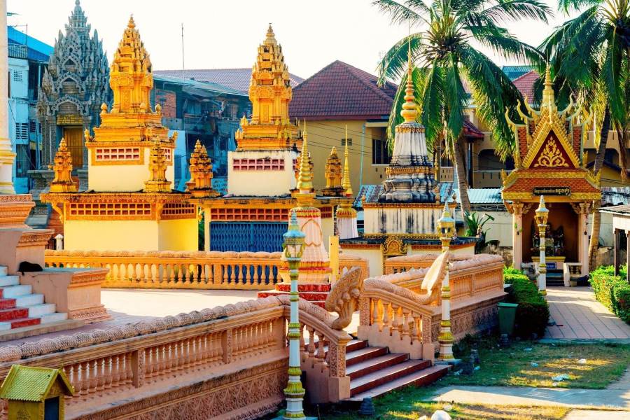 Capture the authentic charm of Kratie’s lush scene